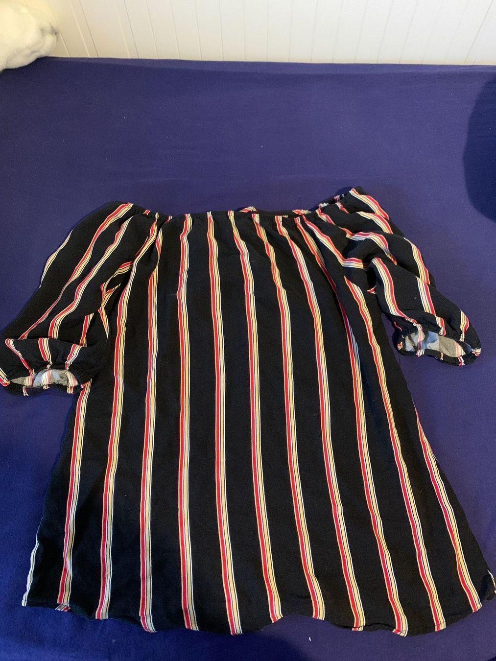 Camicette: Schwarze Bluse mit Streifen – Usato da Laufen venduto da Jassi.quinn 1