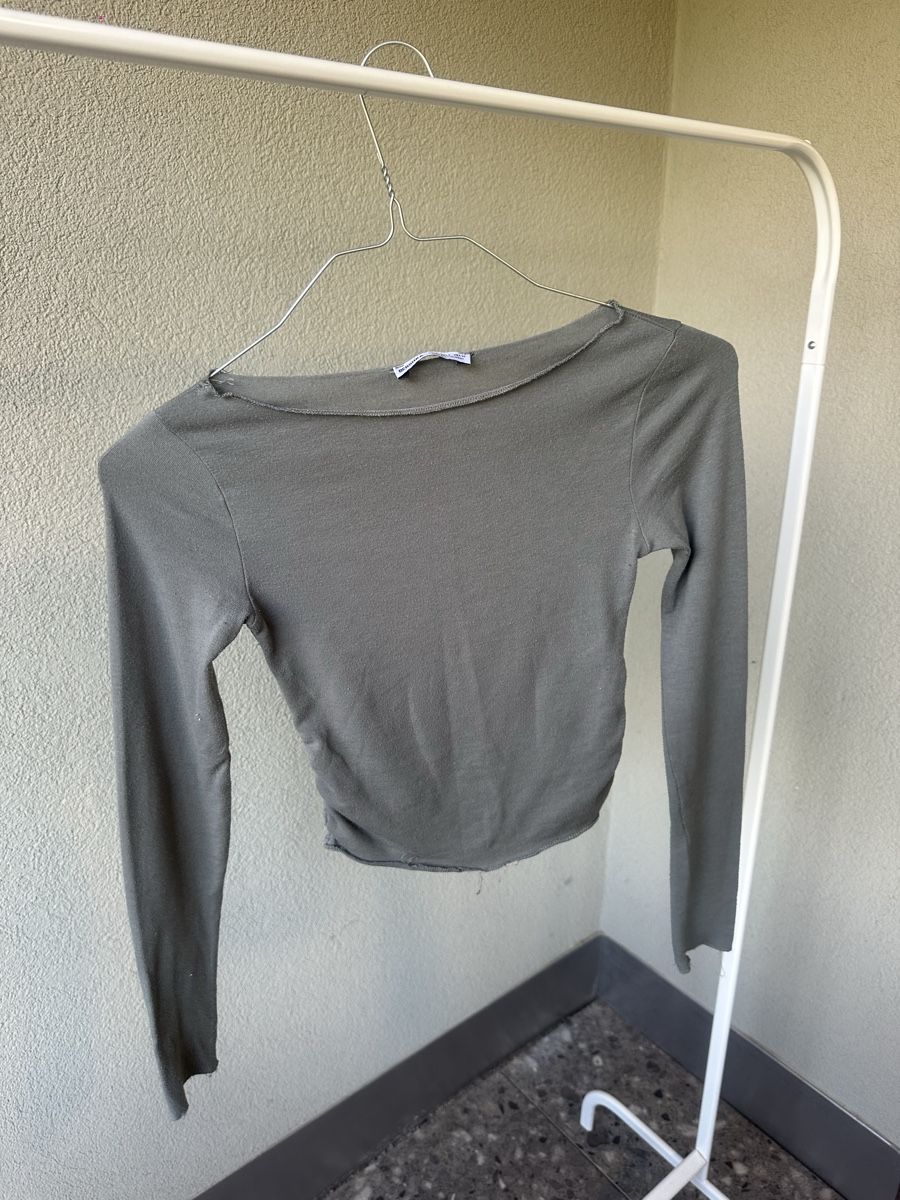 Pullover & Sweatshirts: Schönes, grünes Oberteil – Gebraucht aus Volketswil von hal_65hj
