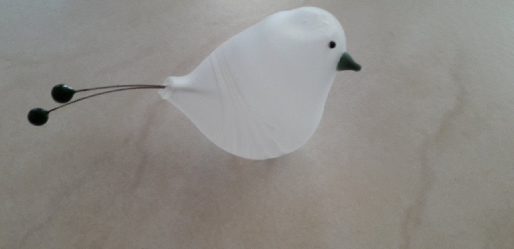 Statuette: Burri Glas Vogel, sitzend – Nuovo e nell'imballaggio originale da Winistorf venduto da acreativ