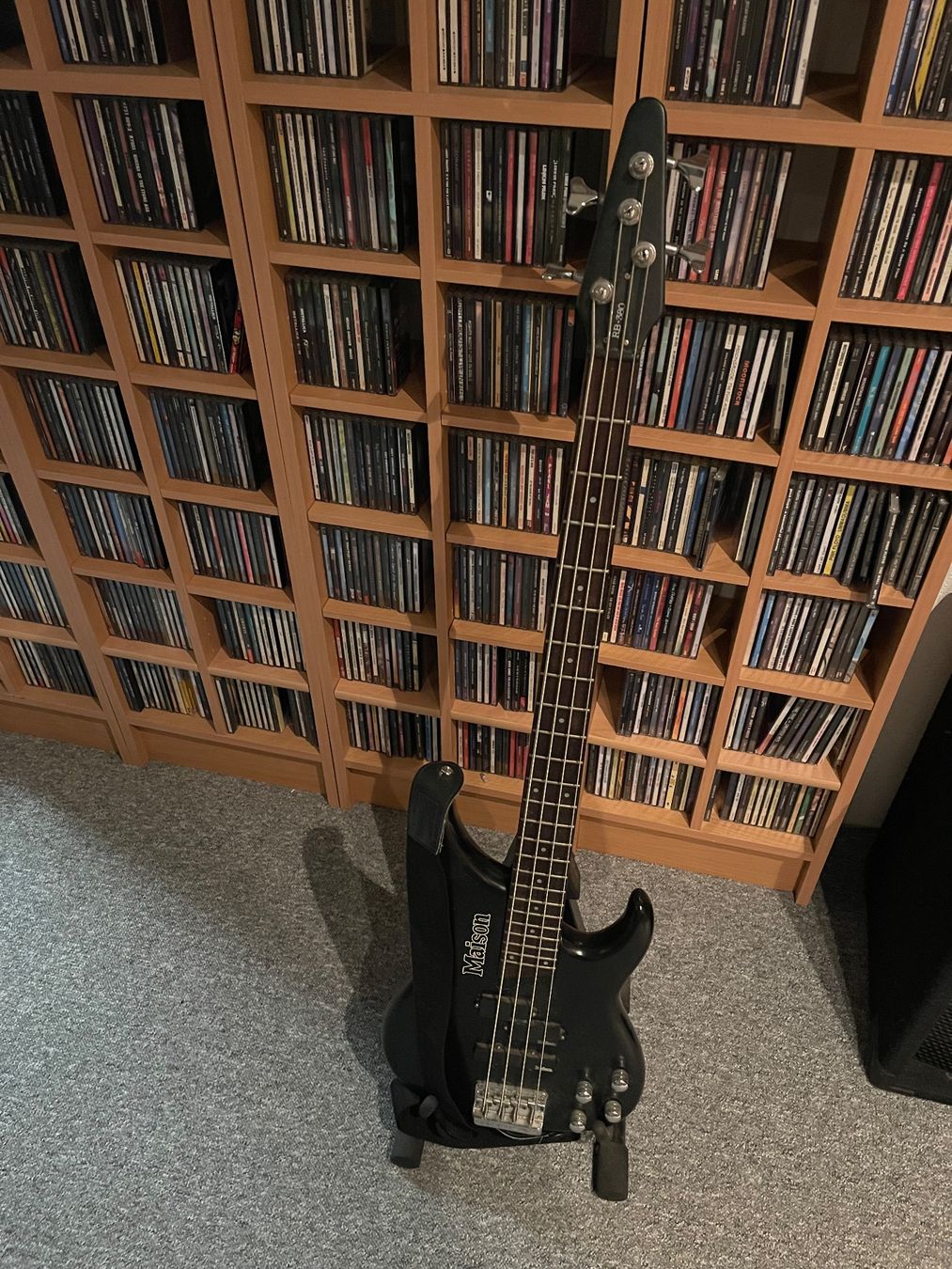 Strumenti musicali: Bassgitarre – Usato da Oberkulm venduto da Moonsrock