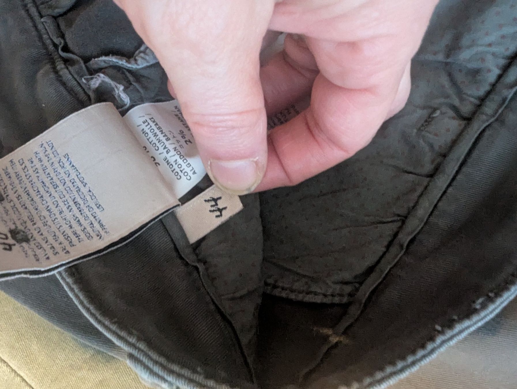 Pantaloni: 3 paar Damenhosen S/m – Usato da Root venduto da Pfroeschli 3