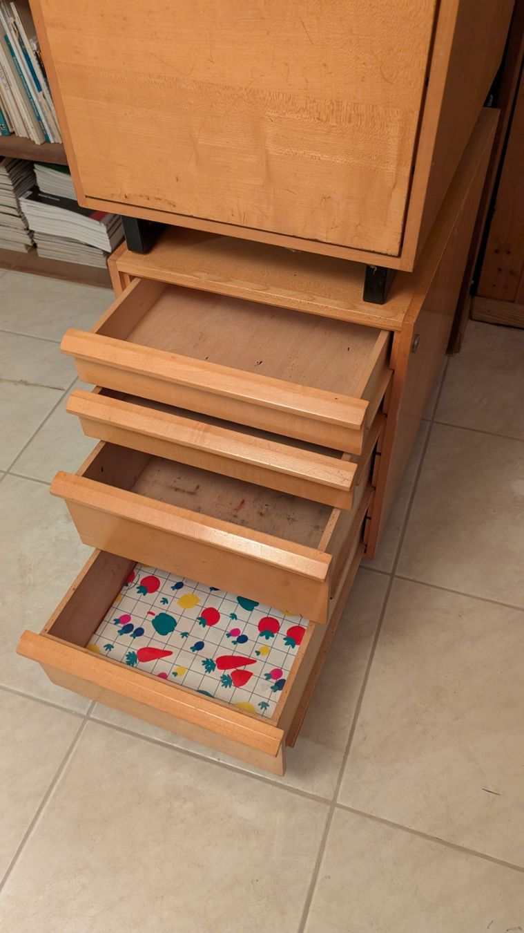 Armoires: Vintage Korpus "Modell 10" Wohnhilfe – D'occasion à Kastanienbaum par kr.arch 4