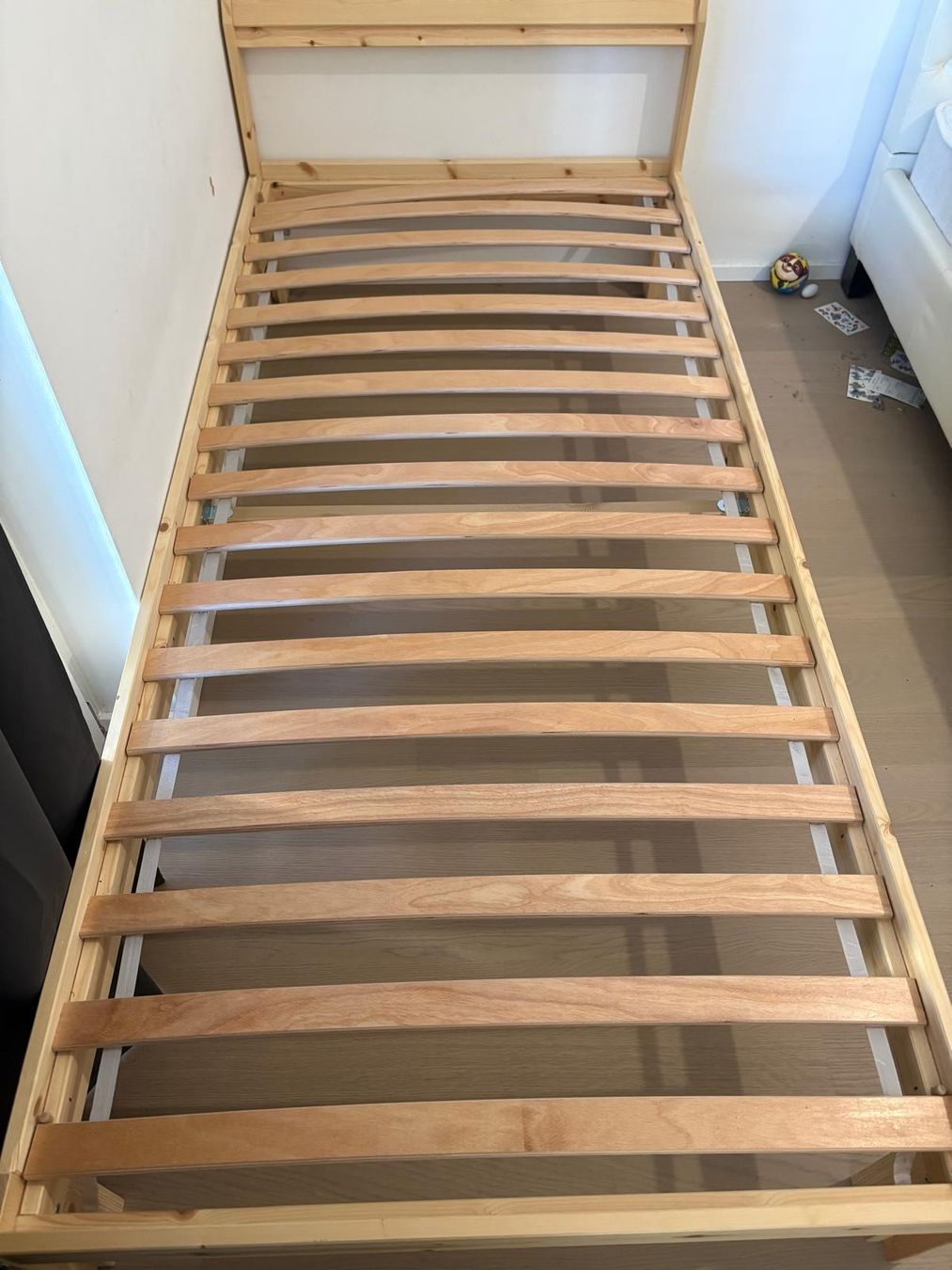 Ikea Sommiers: Single bed frame pine wood with slatted base good condition – Neuf (Voir description) à Zürich par dha_t9vq