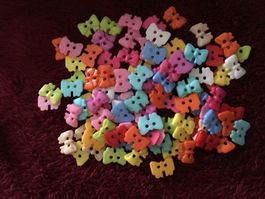 20 Mini schleifen bunt gemischt Kunststoff Näh Knopf annähen