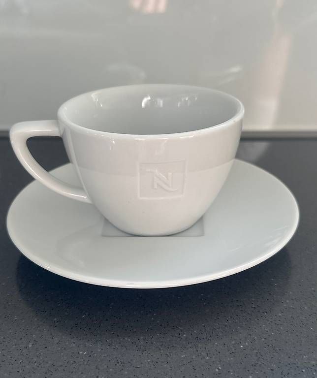 Tazze: 4 Nespresso Cappuccino-Tassen mit Unterteller  – Usato da Ebikon venduto da Zweigi