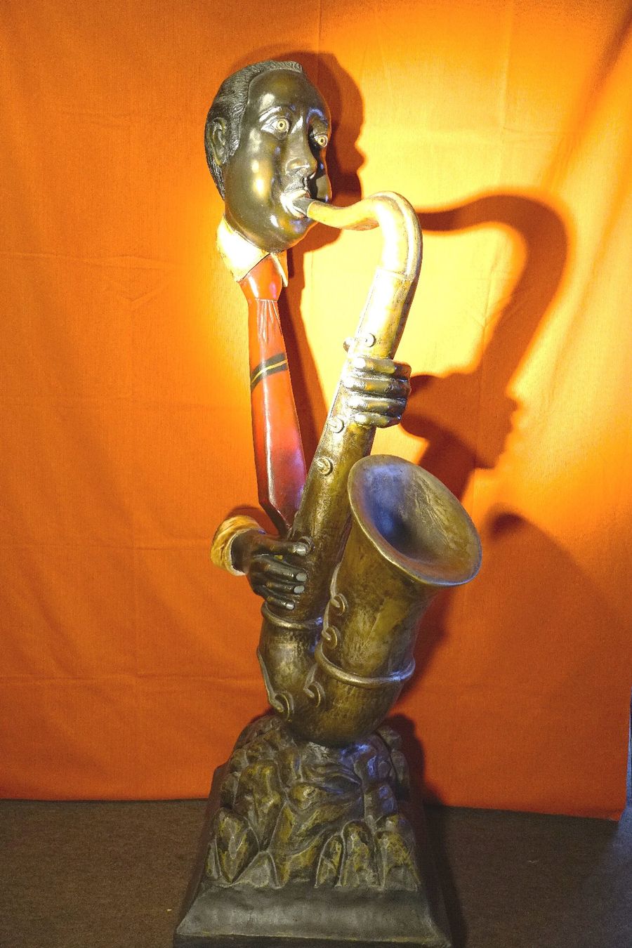 Statuette: Grosse Figur: Louis Armstrong am Saxophone – Usato da Liestal venduto da euro2006 2