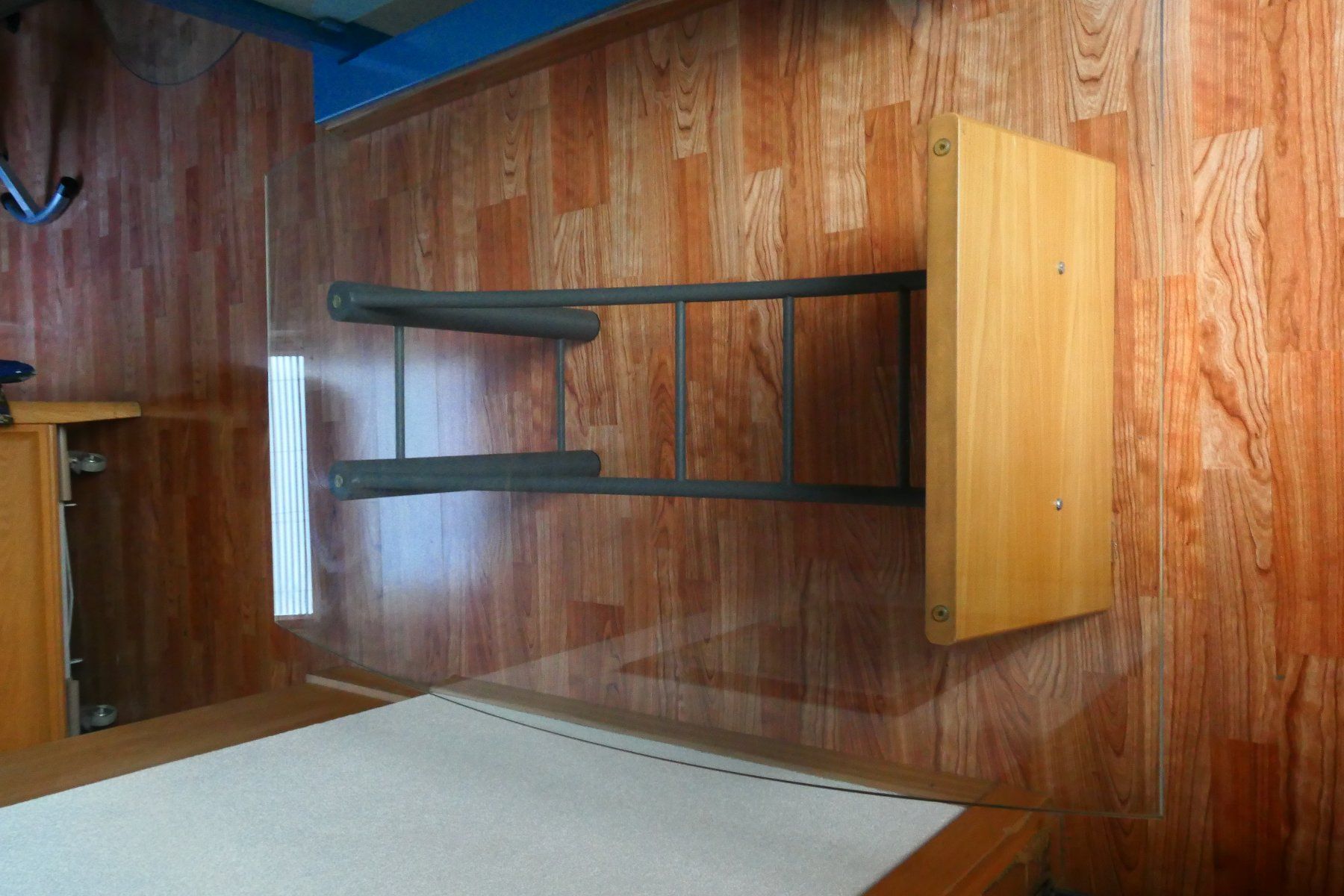 Tavoli: Glas-Couchtisch mit Holz-Akzent – Usato da Diegten venduto da marcel3891 1