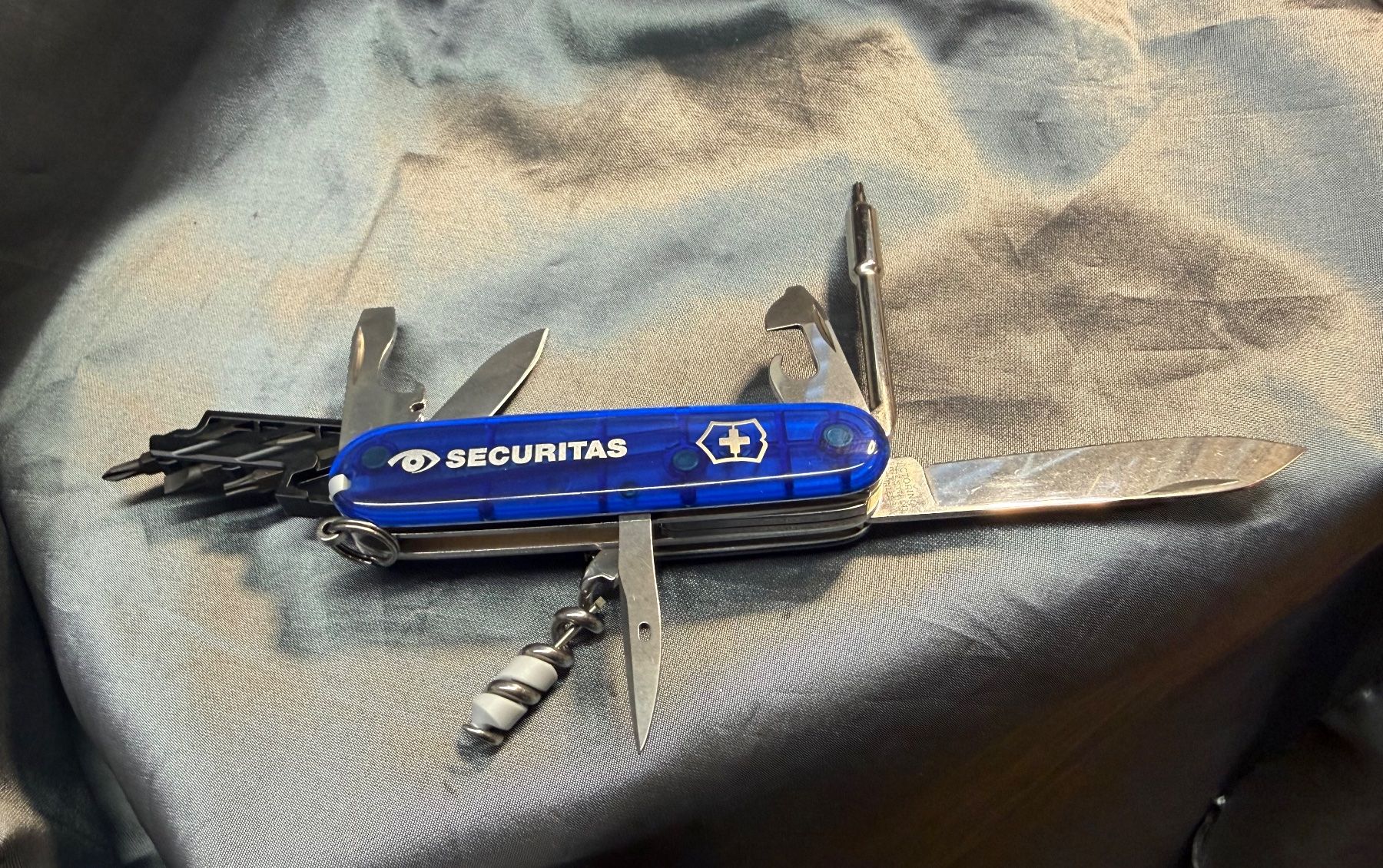 Victorinox Taschenmesser: Victorinox Cyber Tool Sackmesser Sécuritas – Neu und originalverpackt aus Glattbrugg von Xena14 2