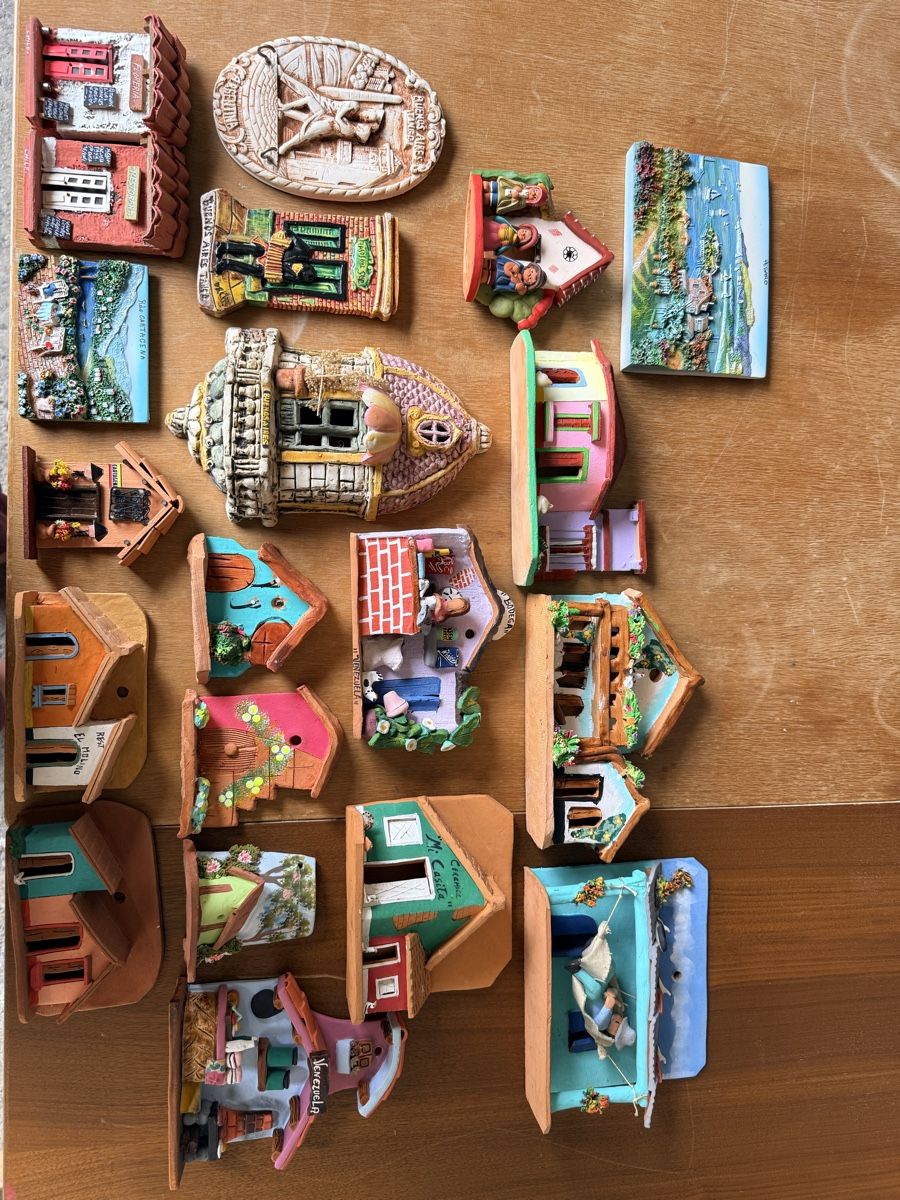 Tutte le decorazioni: Sammlung handgefertigter Souvenir-Wandbilder  – Usato da Schafisheim venduto da Flawiia 1