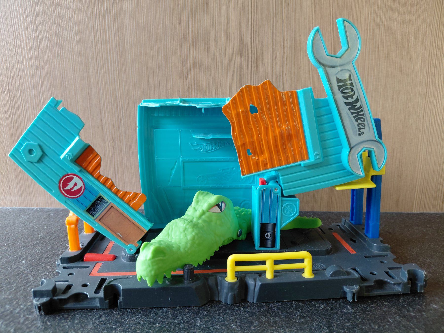 Hot Wheels Giocattoli: Hotwheels Garage Attaque Alligator – Usato da Renan BE venduto da Epicurien0017