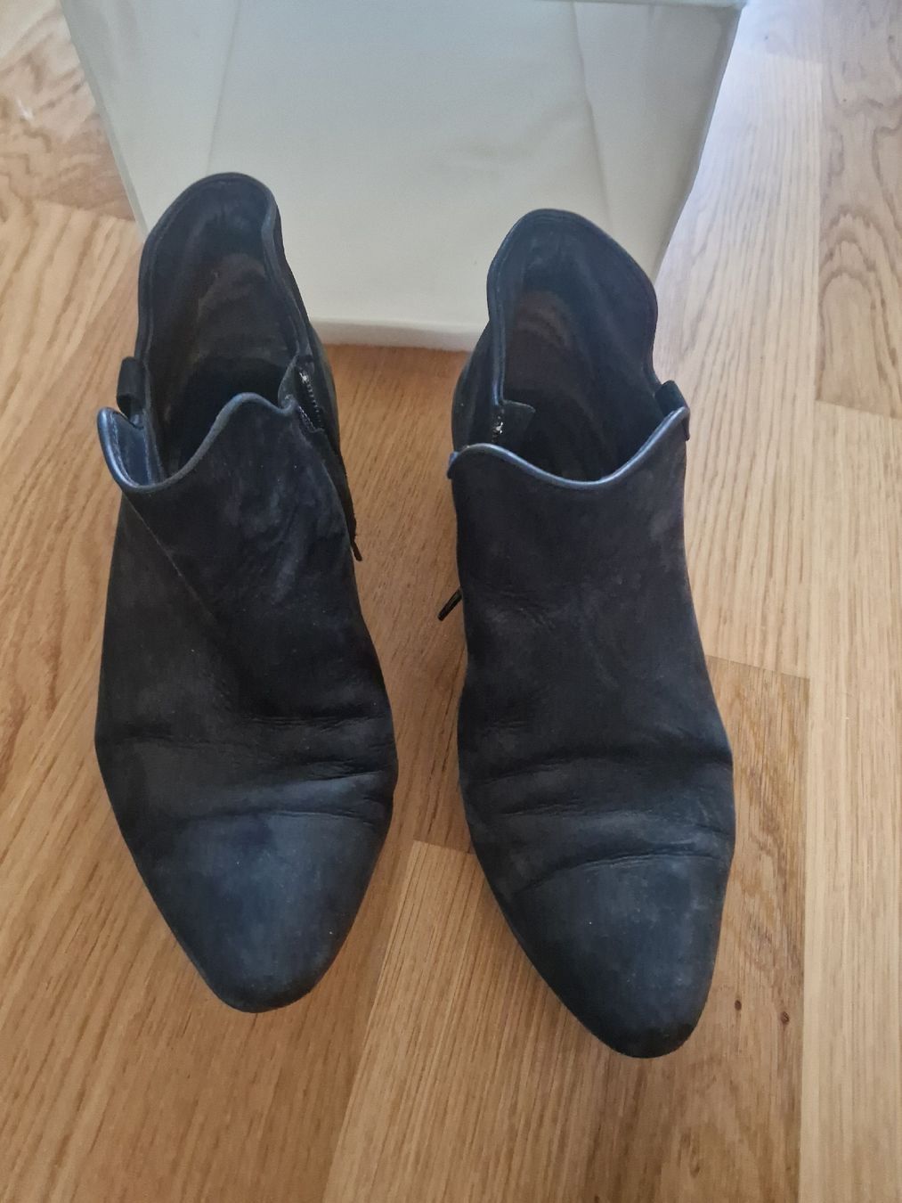 Scarpe per cavalli: Stiefelette Schwarz - Gr. 39 – Usato da Reinach BL venduto da Dschinni80