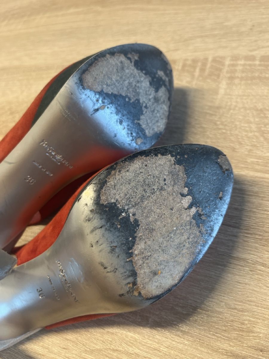 Saint Laurent Damenschuhe: YSL Pumps rot Wildleder Grösse 36 gebraucht – Gebraucht aus Rotkreuz von jef_by8b 3
