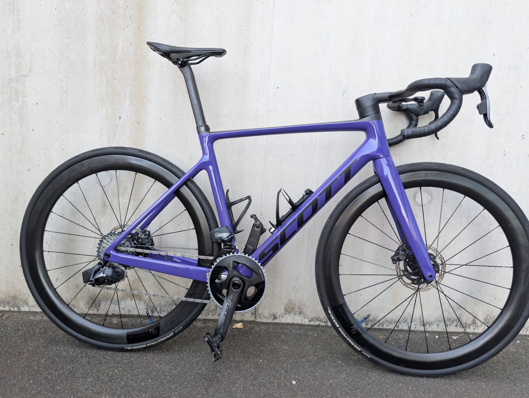 Scott Vélos: Scott Addict RC – D'occasion à Givisiez par kev_b2b9 2