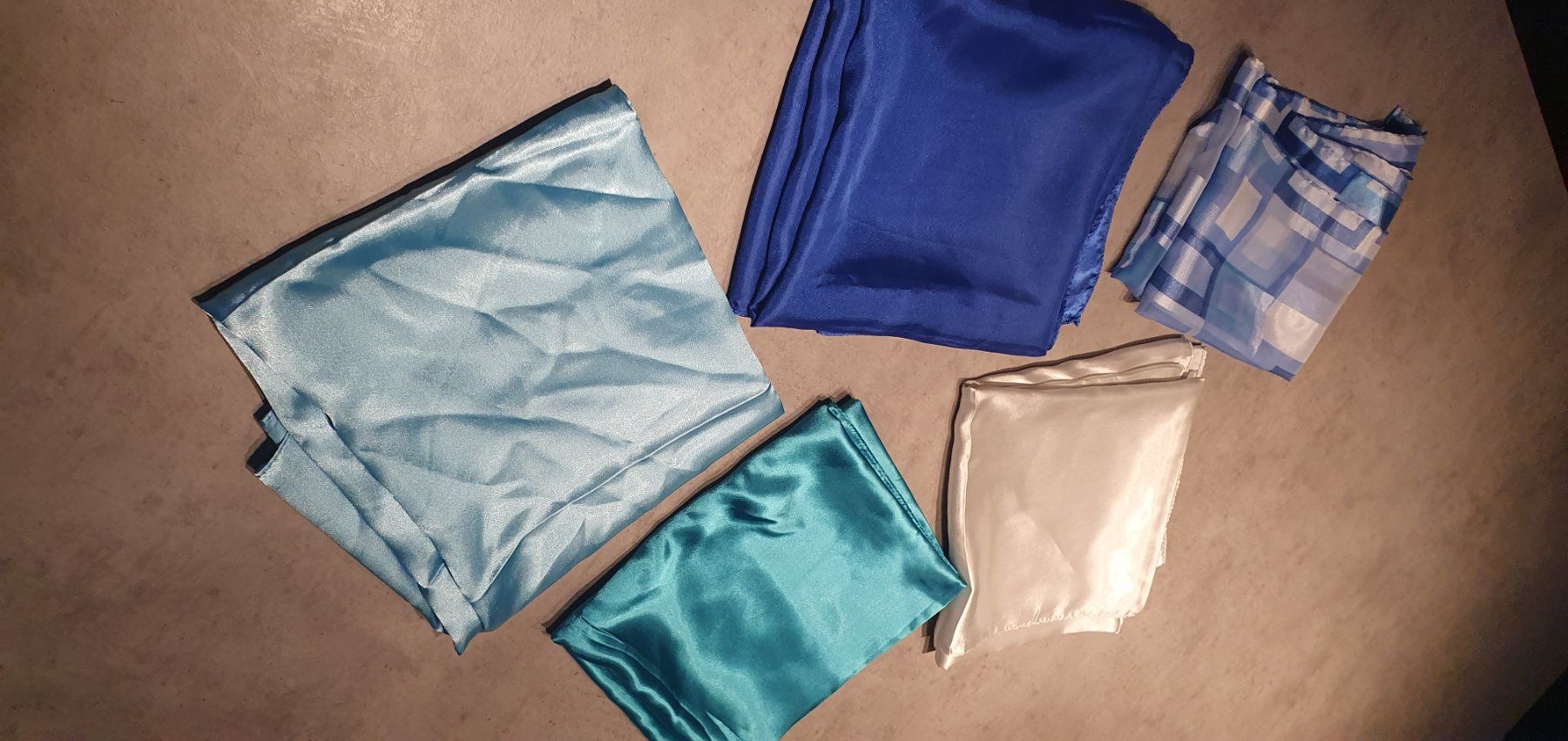 Foulard & Sciarpe: Foulard 5 Stück – Usato da Freienstein venduto da Widder11