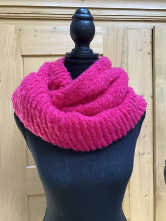 Loop-Schal pink gestrickt 33 cm x 2x67 cm Neuwertig 