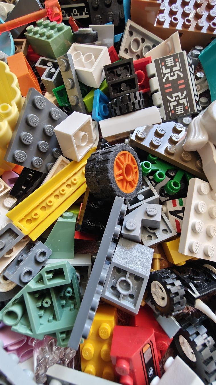 Lego Giocattoli: Lego Mix ca 1,8 Kilo – Usato da Effretikon venduto da Superkarin7 6