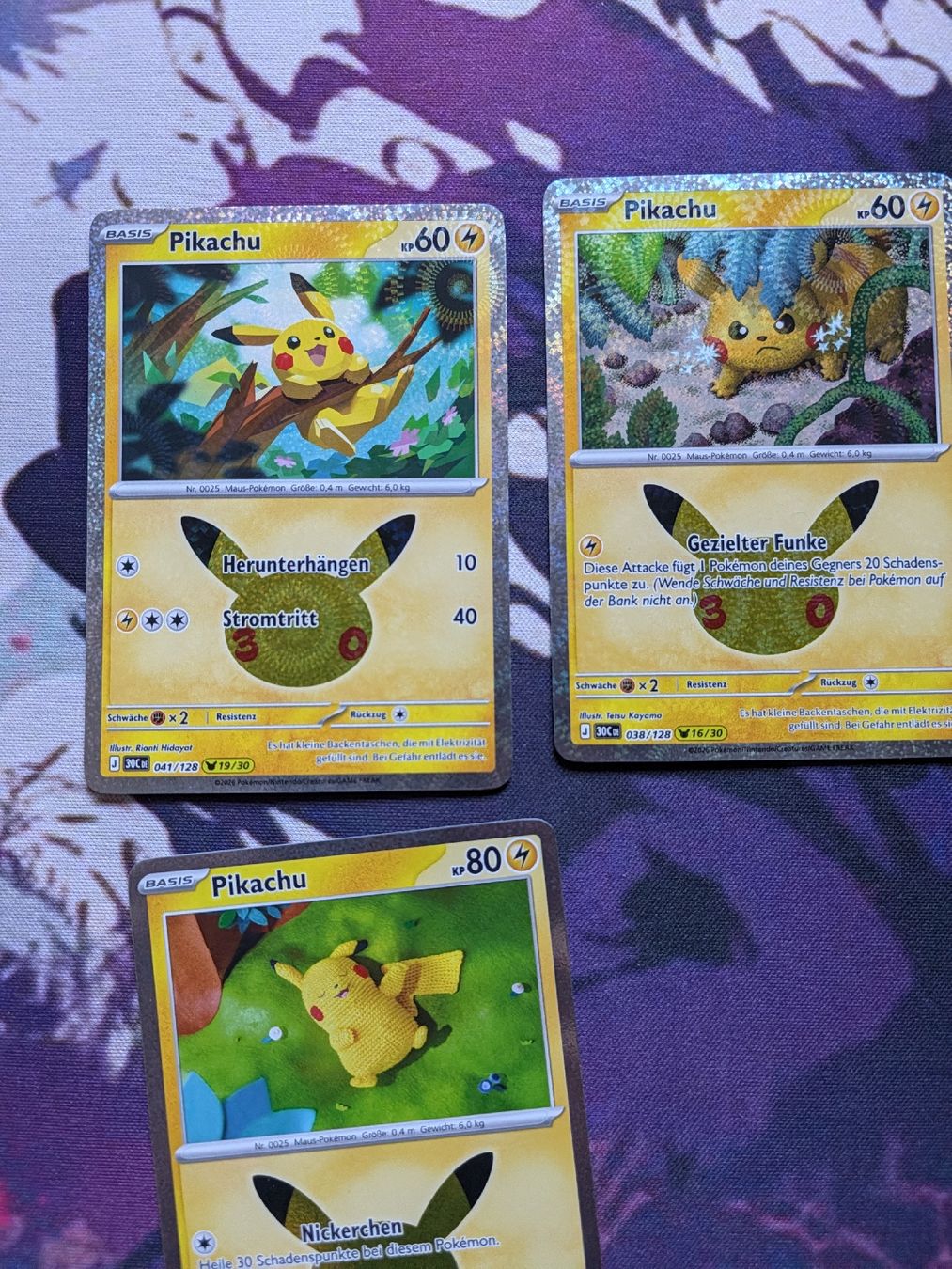 Pokémon Sammelbilder & Trading cards: 4 Pokemon Karten Pikachu Set 30C DE – Neu (gemäss Beschreibung) aus Chur von FreakofRarity 1