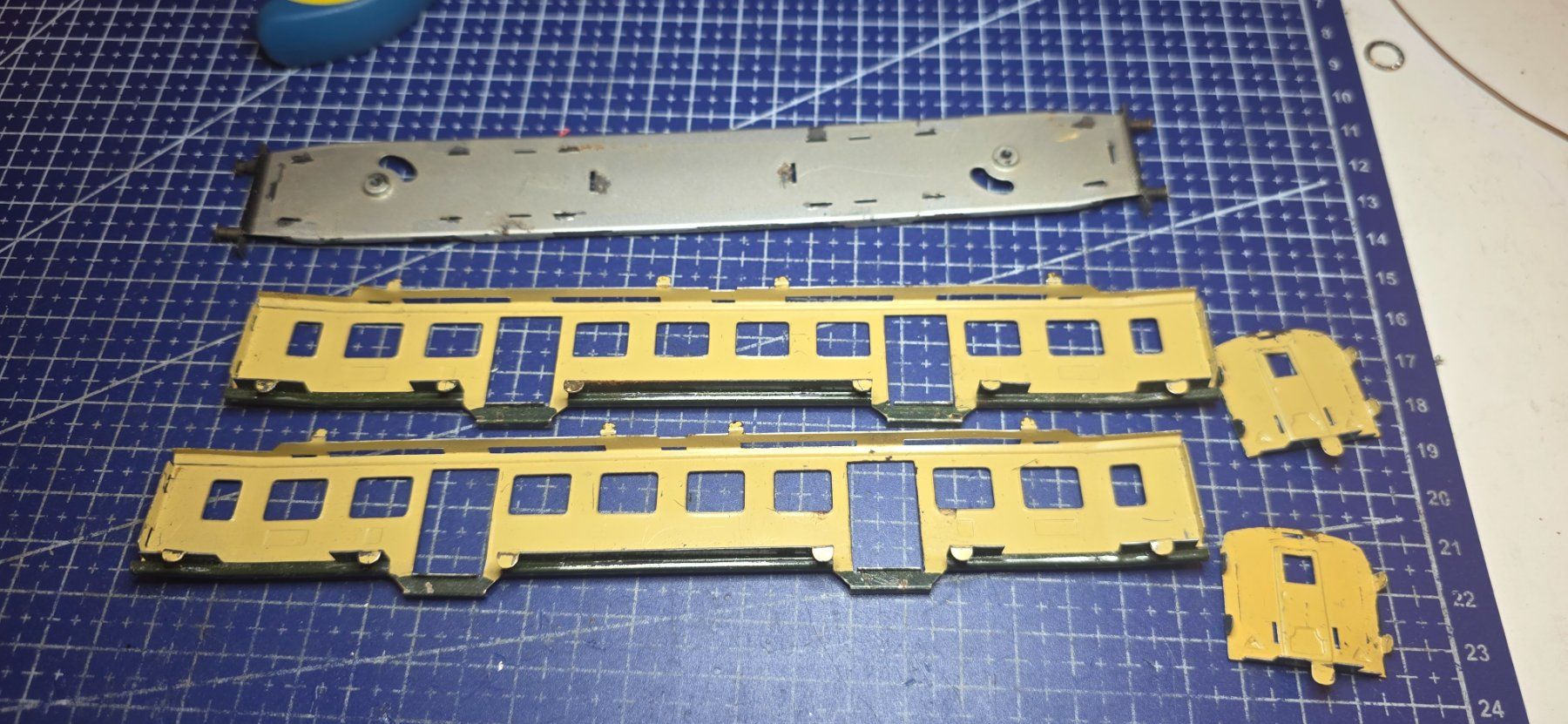 Märklin Modellini di ferrovie: Märklin HO/AC SBB wagen ersazteile – Usato da Hochfelden venduto da Danizh0 1