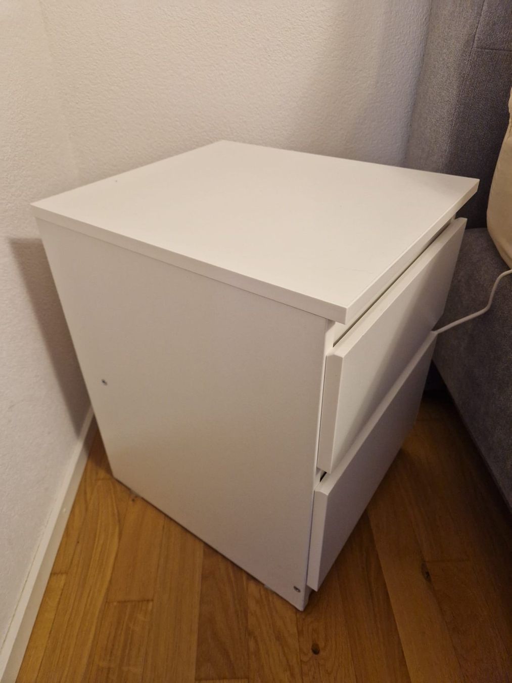 Ikea Comodini: IKEA MALM Nachttisch mit 2 Schubladen – Usato da Zell ZH venduto da Alex_0001 2