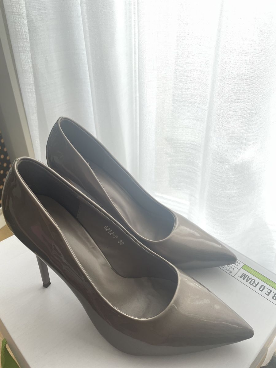 Scarpe da donna: Pumps – Nuovo (secondo la descrizione) da Basel venduto da AnMi22
