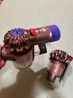 Dyson V8 