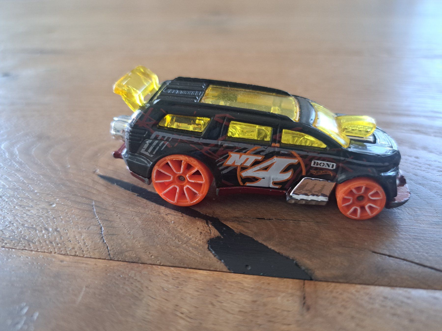 Hot Wheels Modellini d'auto: Hot Wheels Nitro Tailgater Trix, 2014 – Usato da Winterthur venduto da Kathy22