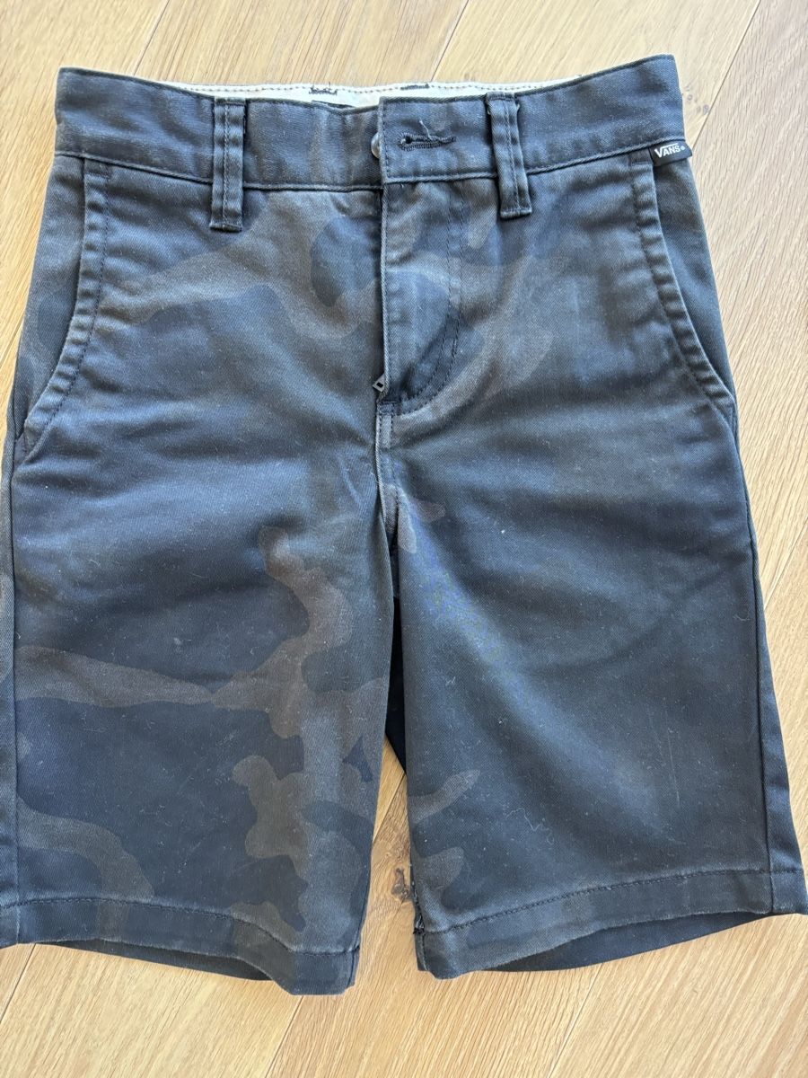 Vans Pantaloni: T-shirt garçon Marèse + short Vans 140cm – Usato da Horgen venduto da kantozor 4