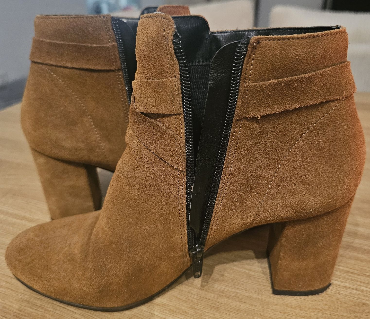 Scarpe da donna: Bottines à talons – Usato da Courtételle venduto da Kollerleane 2