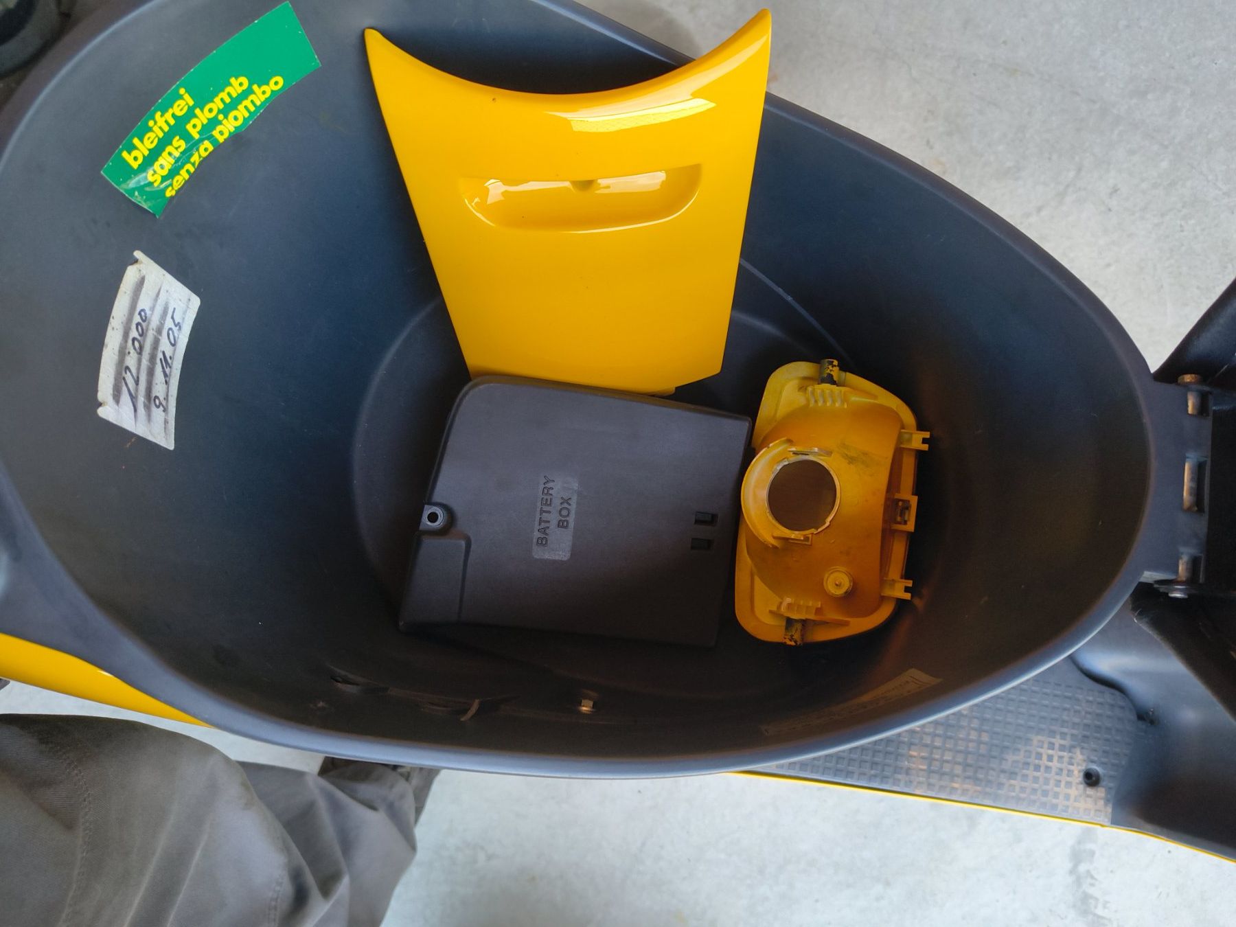 Piaggio Scooter: Piaggio Free Post 50ccm Roller / Scooter mit Frontträger – Difettoso da Laufen venduto da Dreier_Motos_AG 2