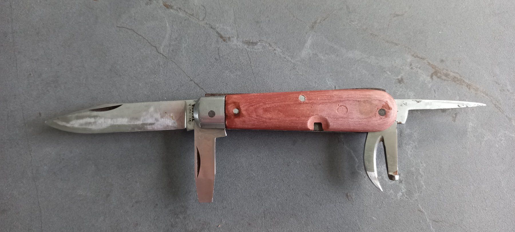 Coltelli tascabile: Sackmesser Wenger Tahara "P" mit Tasche – Usato da Augst BL venduto da 20diego04 1