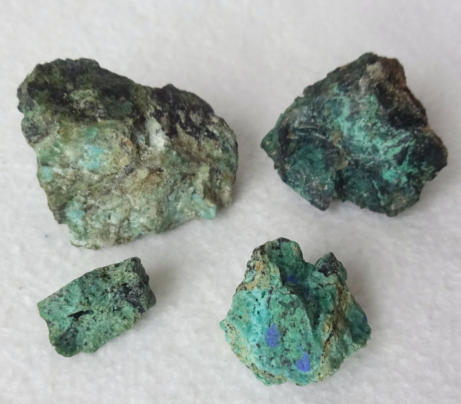 Minerali & Pietre curative: Chrysokoll Rohsteine – Usato da St.Gallen venduto da Paddington11 1