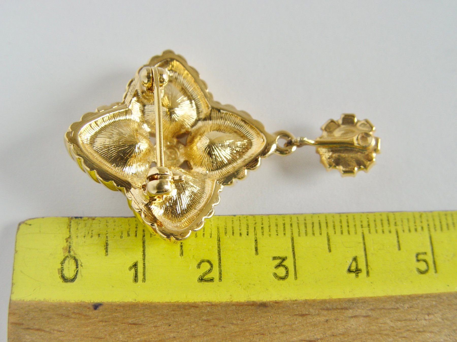Gablonzer Spille & Fermagli: Vintage Modeschmuck Brosche vergoldet – Usato da Henggart venduto da elsternwerk 2