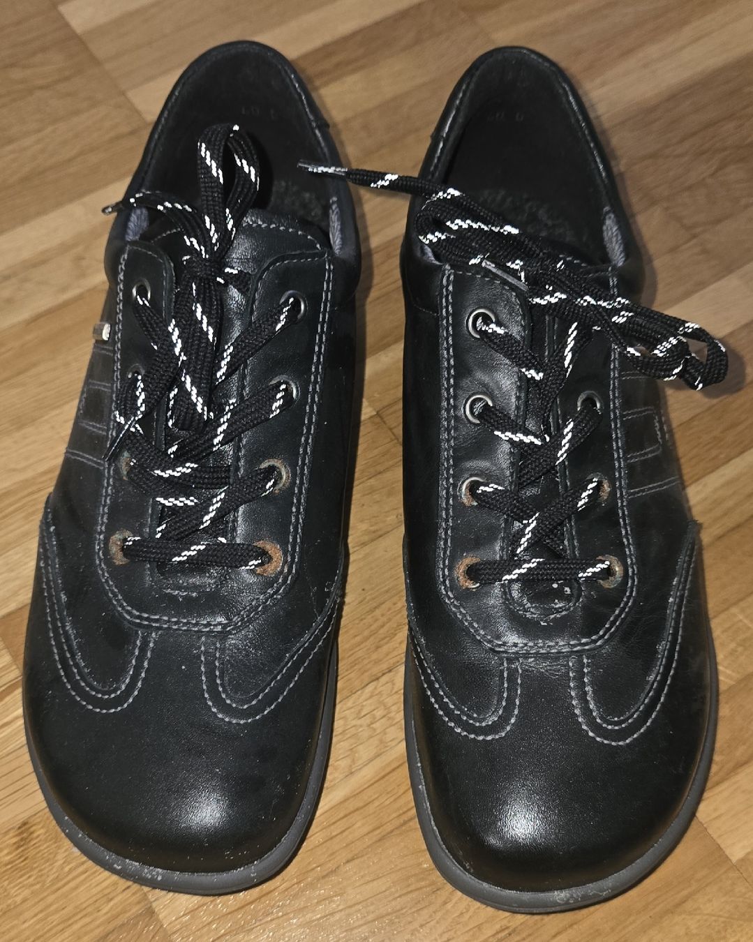 Helvesko Scarpe da donna: Schwarze Helvesko Damen Schuhe Gr. 40 – Usato da Seuzach venduto da K_N