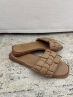 Beige Flat Slippers Sandals NP: 50.-