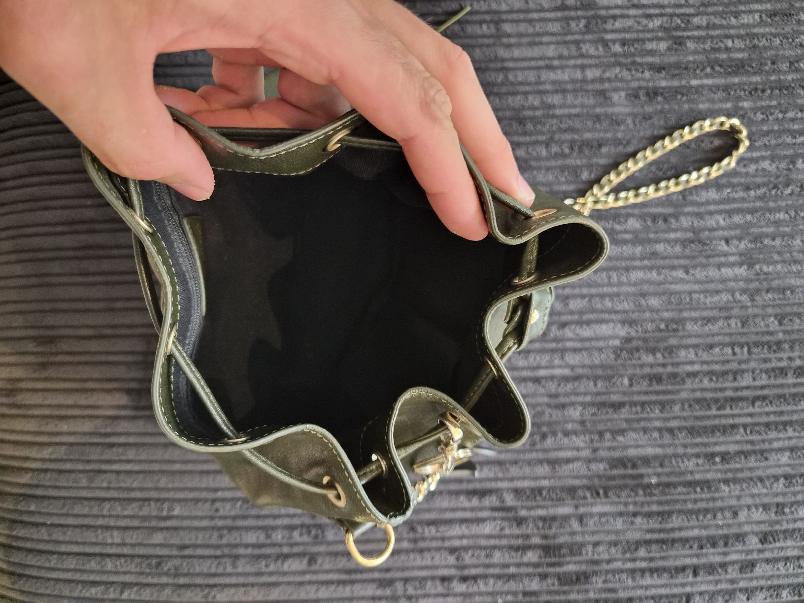 Guess Borse da donna: Guess Crossbody Tasche – Nuovo (secondo la descrizione) da Volketswil venduto da SecondHanderia 2
