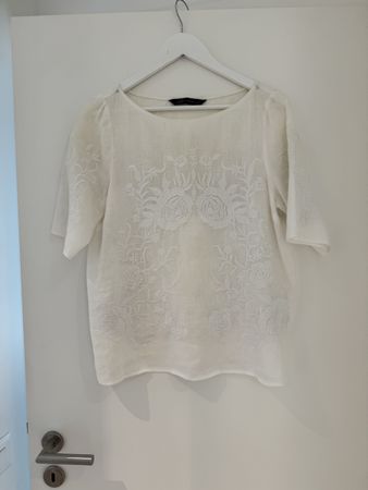 Zara Woman Cream Floral Embroidered Blouse - Size Small