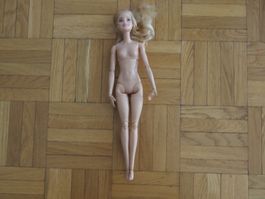 Poupée Barbie articulée blonde, idéal collectionneur