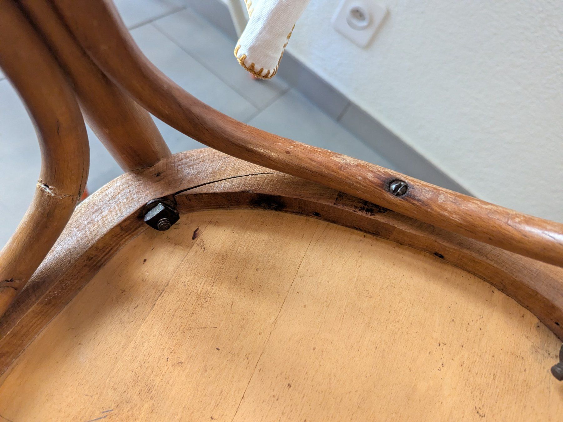 Thonet Stühle: Antiker Barstuhl im Thonet-Stil – Gebraucht aus Zürich von luc_6kzk 6