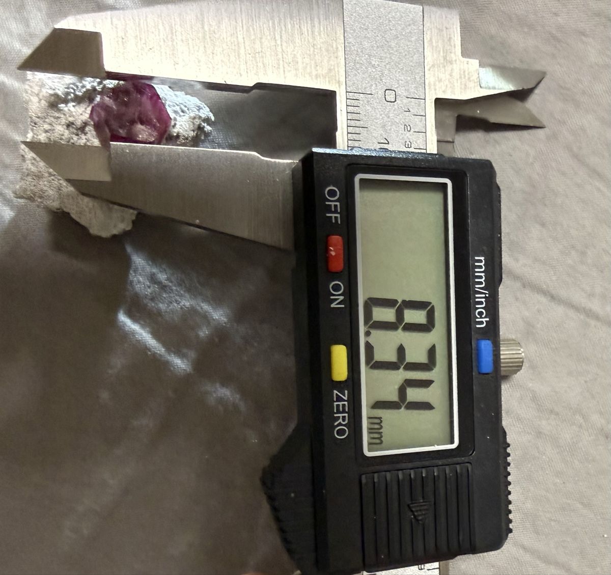 Minerali & Pietre curative: Bexbite Red Beryll in Matrix Rarität  – Nuovo (secondo la descrizione) da Oberhof venduto da RealStone 9