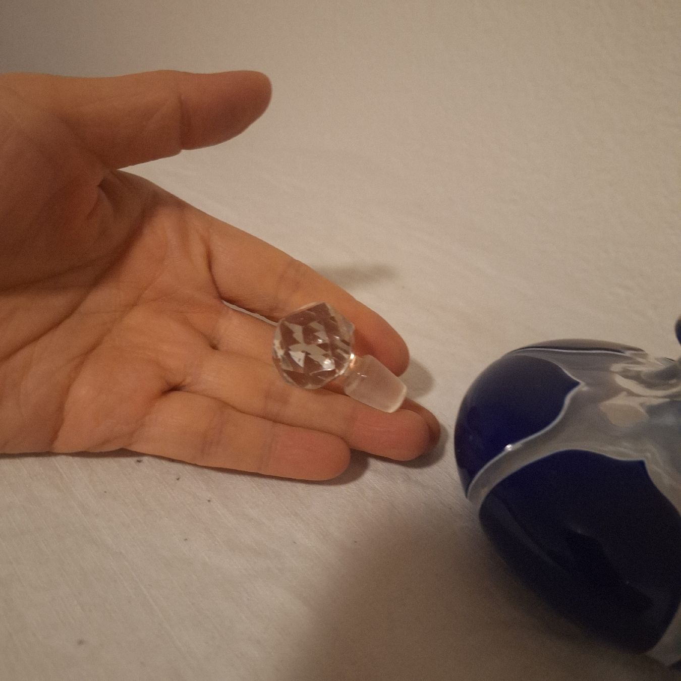 Flaconi: Versand möglich.  Schöner Glas Flakon, Flakon, Parfum – Usato da Winterthur venduto da Goldpipau 3