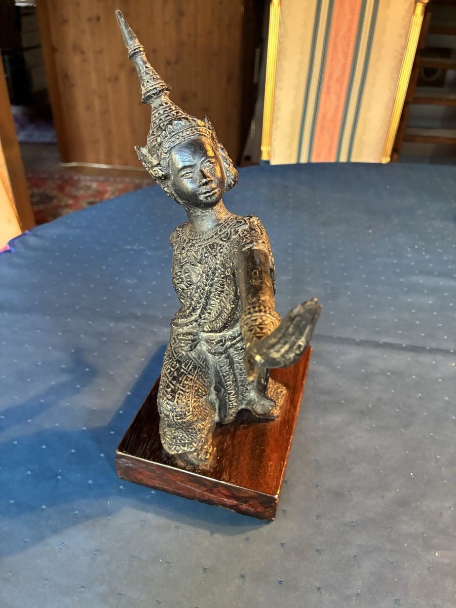 Figuren: Grosse Bronzeskulptur asiatisch  – Gebraucht aus Dornach von Rosengarten