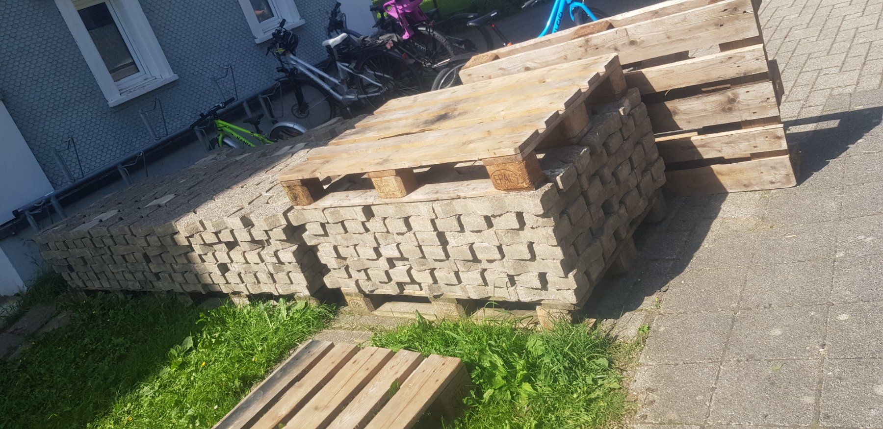 Rivestimenti per pavimenti: Verbundsteine Pflastersteine Gehwegplatten – Usato da Ennetbühl venduto da Ennetschuel 2