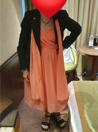 Sommerliches, leichtes, apricot farbenes Kleid, Grösse 38