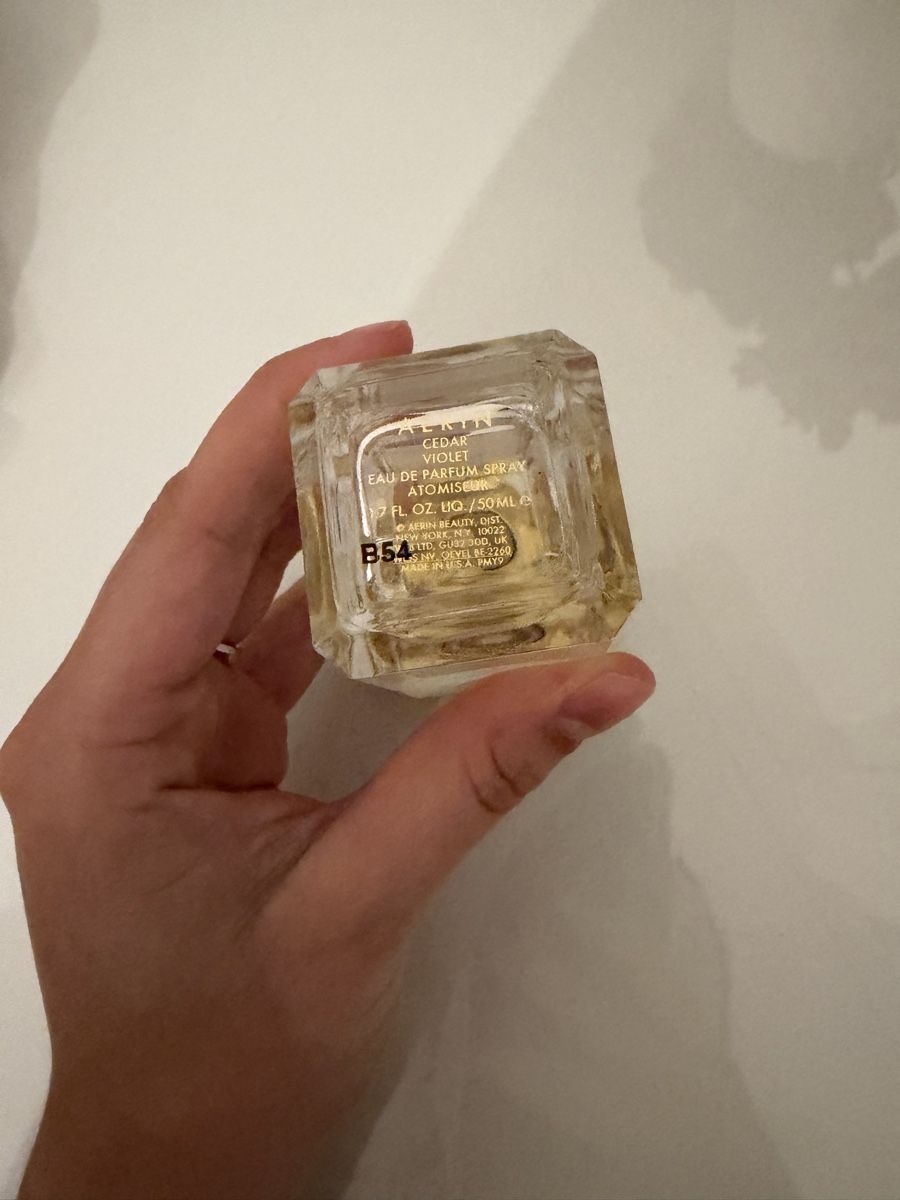 Profumi & Eau de Toilette: AERIN Cedar Violet Eau de Parfum, 50 ml - NEU – Nuovo (secondo la descrizione) da Näfels venduto da mar_2ptp 1
