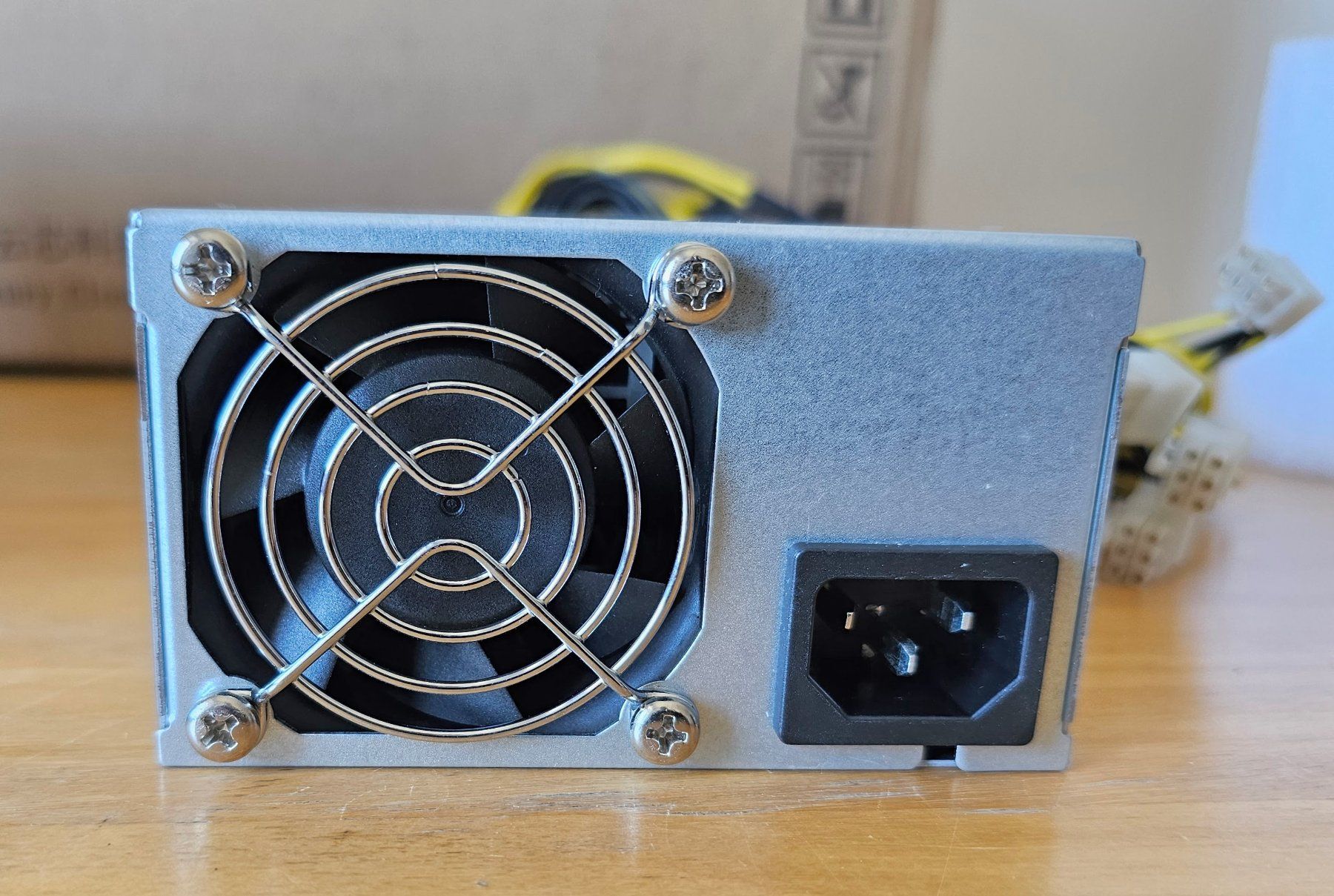 Bitmain Coin Miner: Bitmain Antminer S9i-14 - Never used. – Nuovo (secondo la descrizione) da Lamboing venduto da Mk06 8