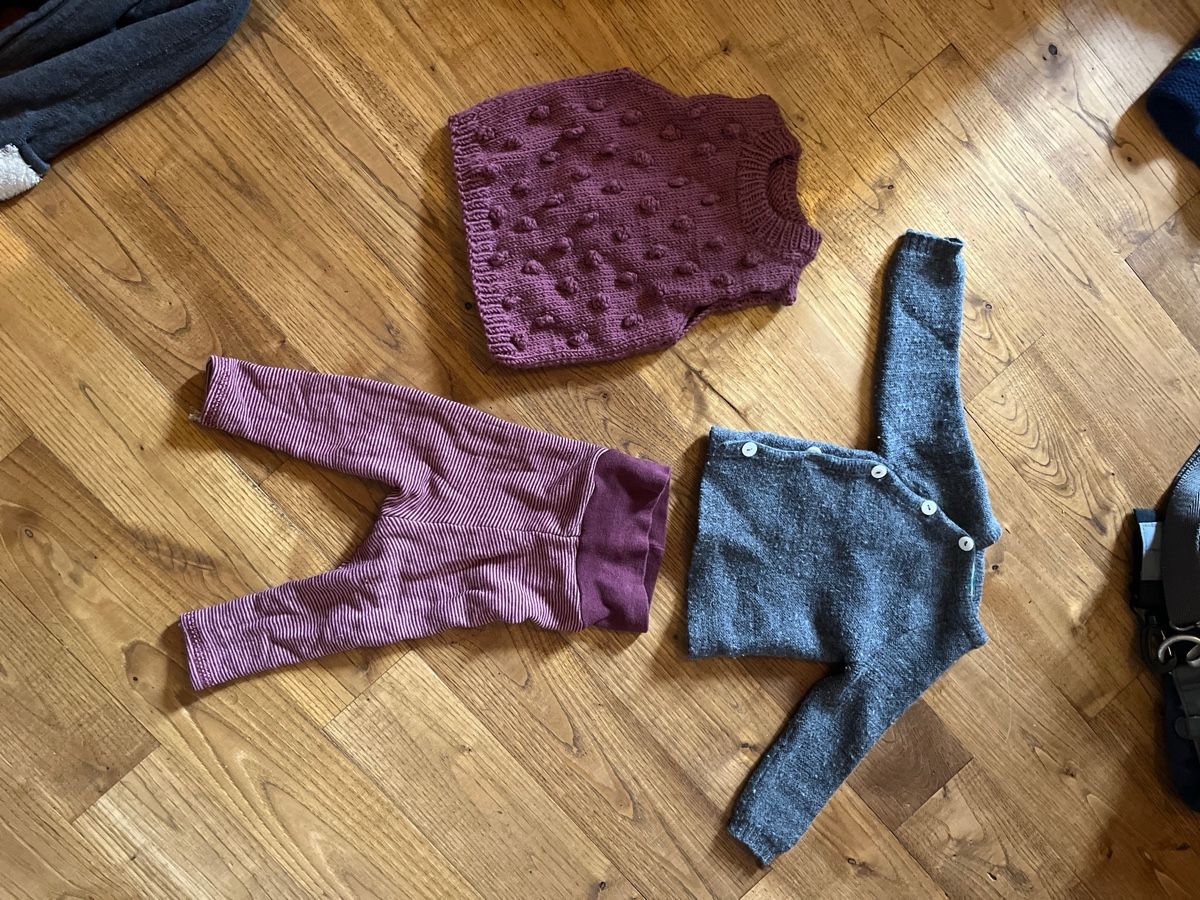 Lotti & Set di vestiti: kleiderset 2x wolle 62/68 – Usato da Basel venduto da fliegeinmimuul