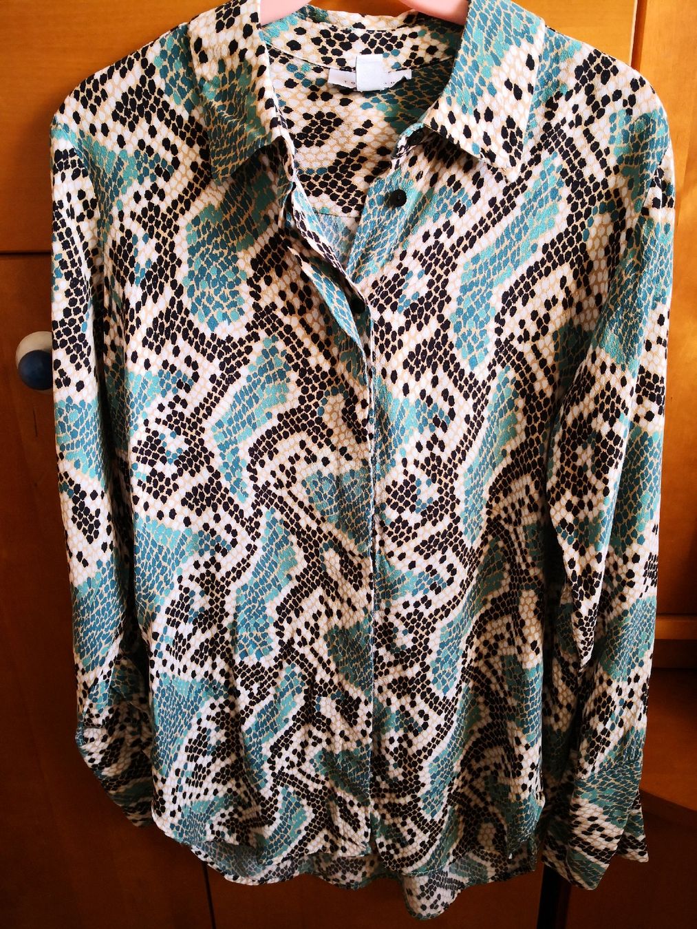 Topshop Blusen: Bluse mit Pythonprint von Topshop, Gr. 36 – Gebraucht aus Wädenswil von coconut1289