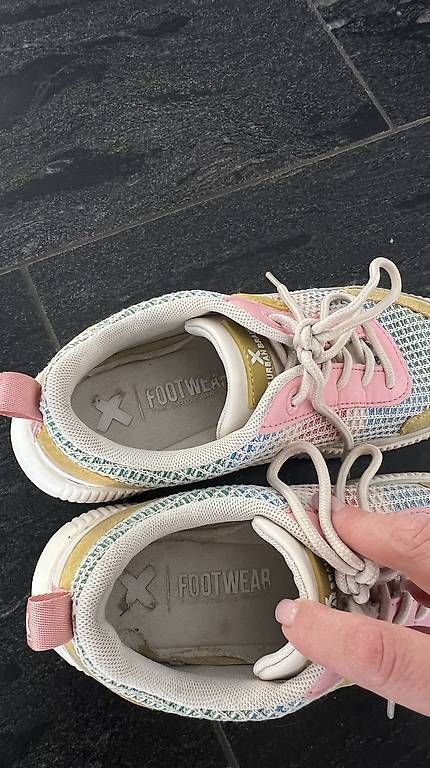 Scarpe da donna: Sneakers Gr.39 – Usato da Günsberg venduto da ElenaFl 2