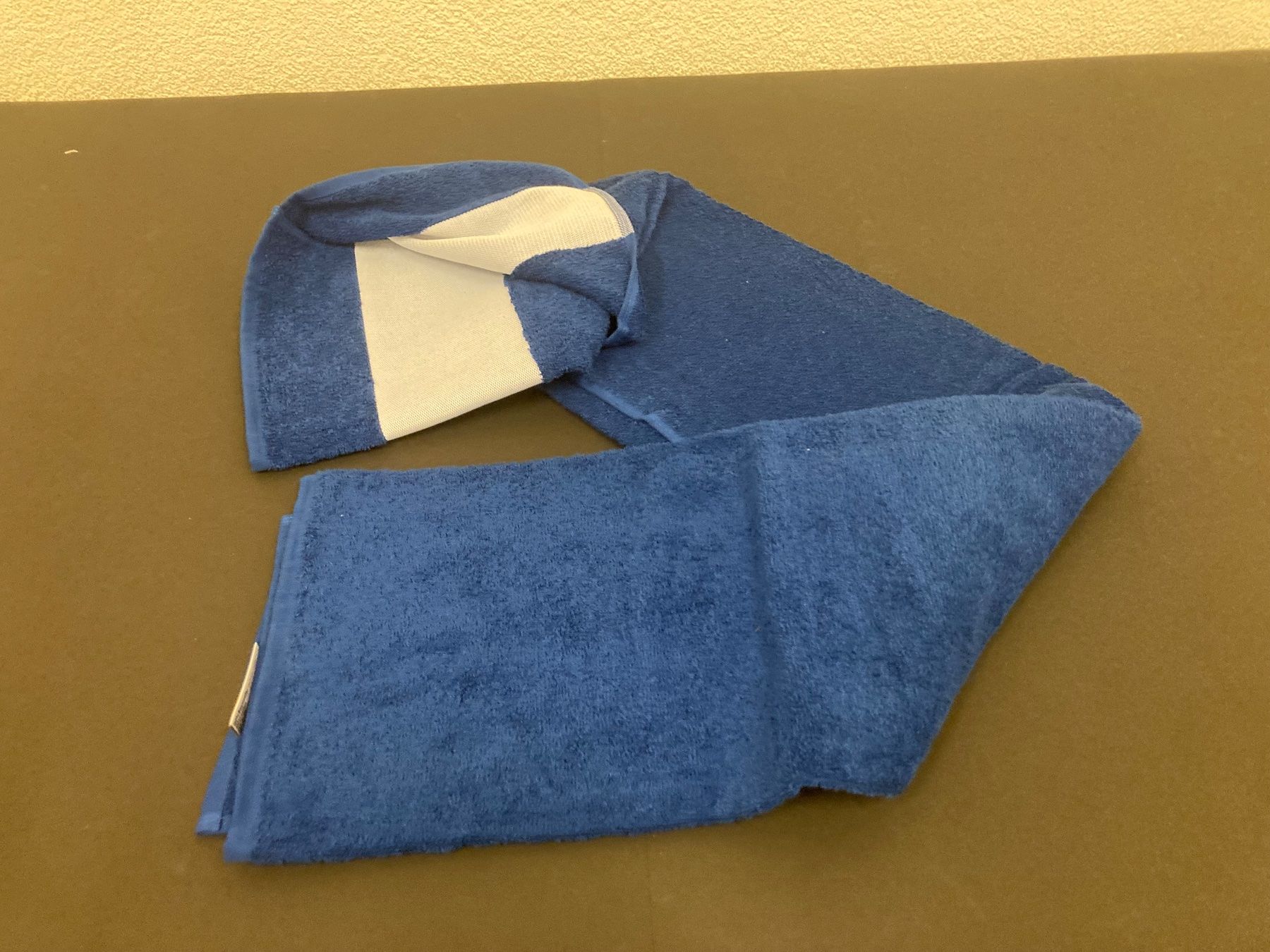 Teli da bagno: Duschtuch 70 x 140 cm, blau/ weiss, 100% Baumwolle – Nuovo e nell'imballaggio originale da Neuenhof venduto da jorogo 2