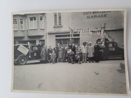 Altes Foto Garage mit Autos RA